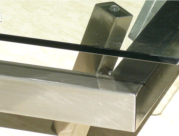 Hierro satinado y barniz transparente Hierro satinado y barniz transparente