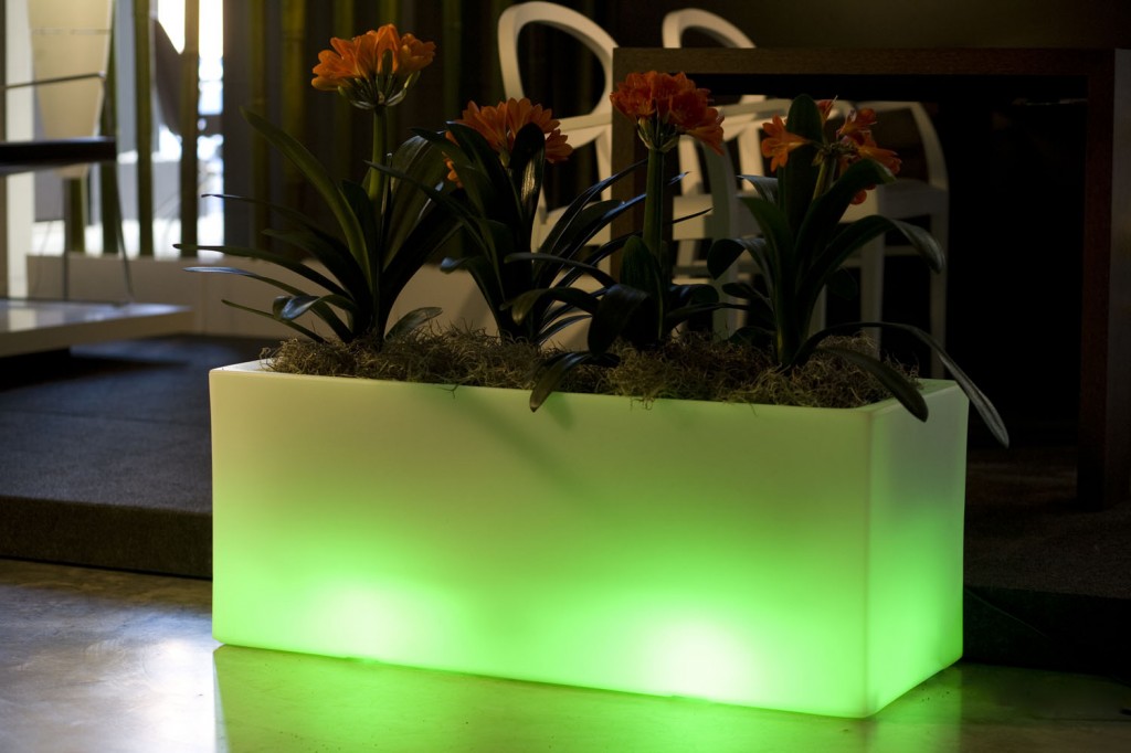Jardinera con luz colección Llum de Vondom Jardinera con luz colección Llum de Vondom