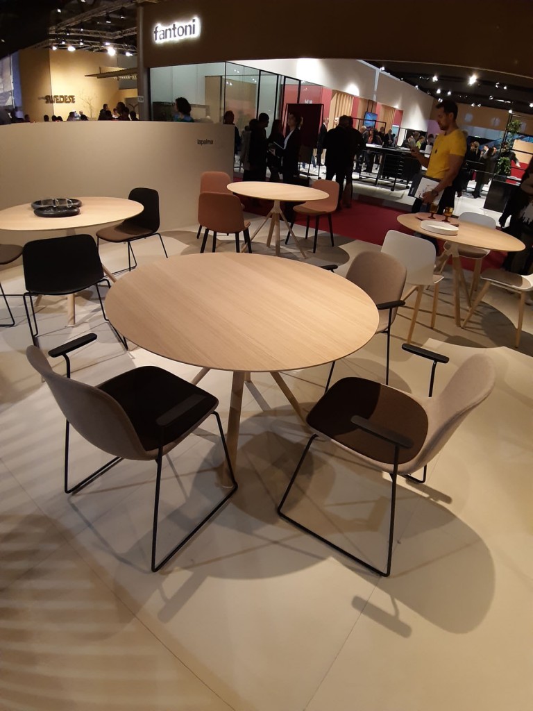 Mesas y sillas de exterior Lapalma presentadas en Milán 2019