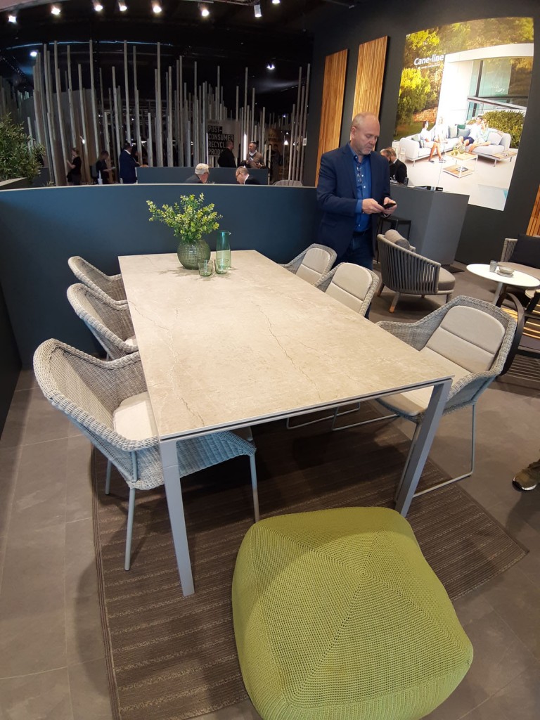 Novedades en mesas para exterior de Cane-Line iSaloni Milán 2019