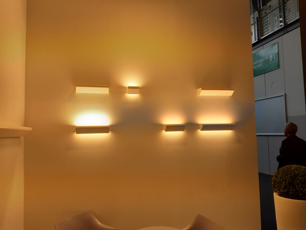 Apliqus de pared en Euroluce 2019 de Lumen Center