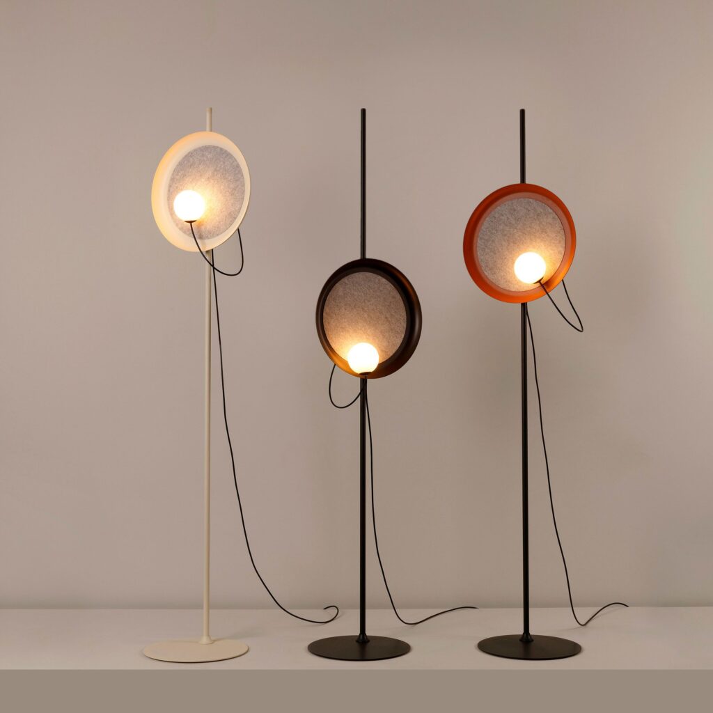 Lámpara de pie Wire de Milan Iluminación, diseño moderno y minimalista.