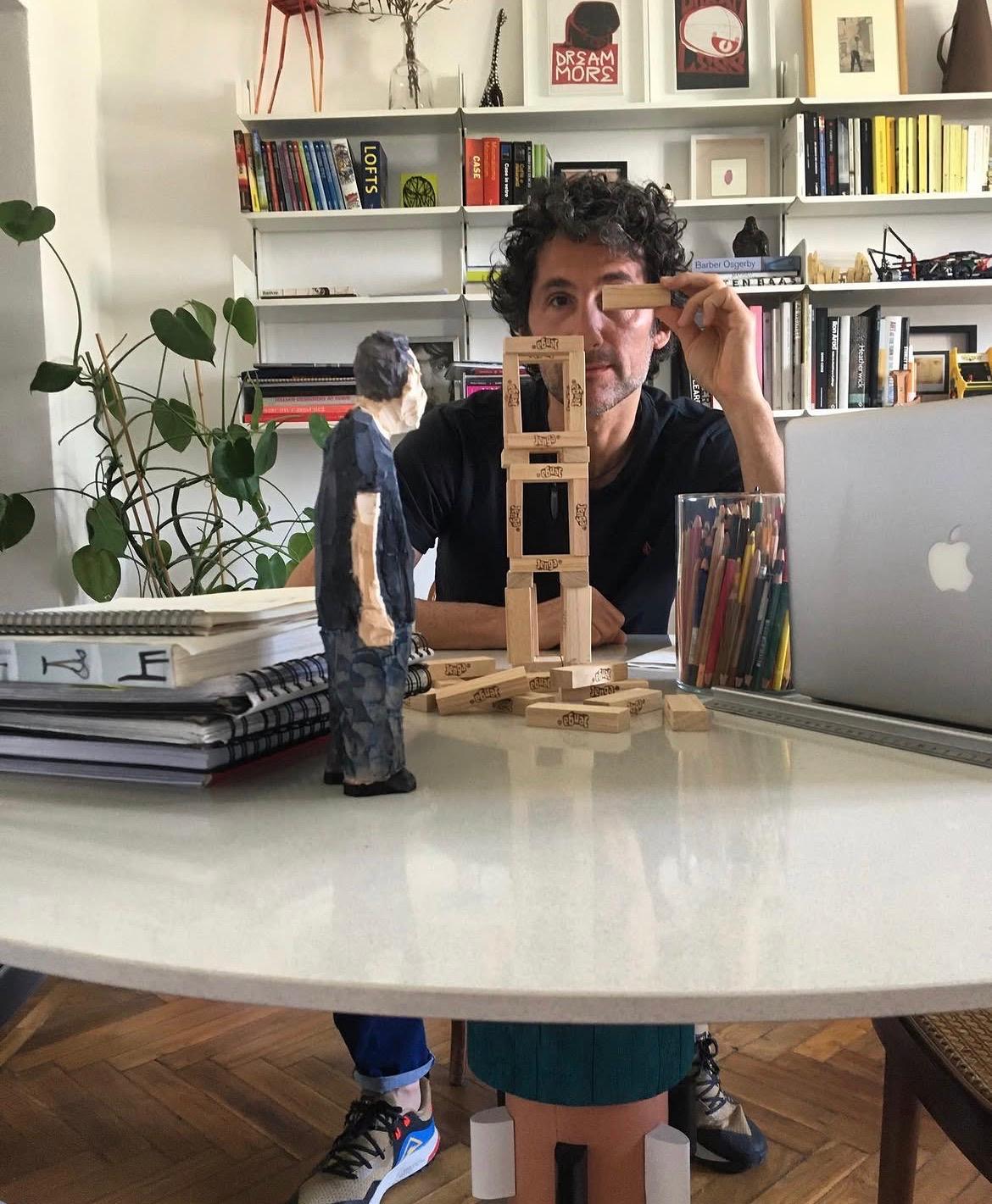 Uto Balmoral, diseñador de productos y mobiliario